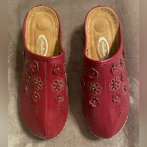 Atalina red mules/clogs